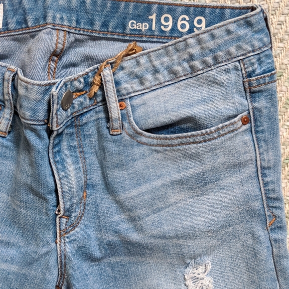 Gap Distressed Light Wash Jeans Size 28 - Picture 2 of 7